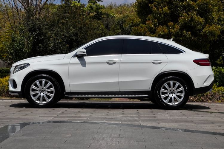 Used Mercedes-Benz GLE Coupe 2017 GLE 320 4MATIC Coupe SUV Exterior 6