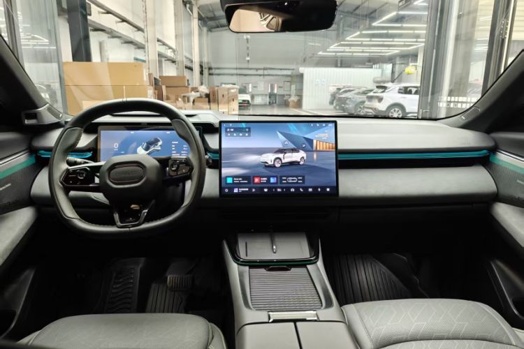 Used Lynk & Co 08 EM-P 2023 245km Ultra-Long Range Halo Interior 3