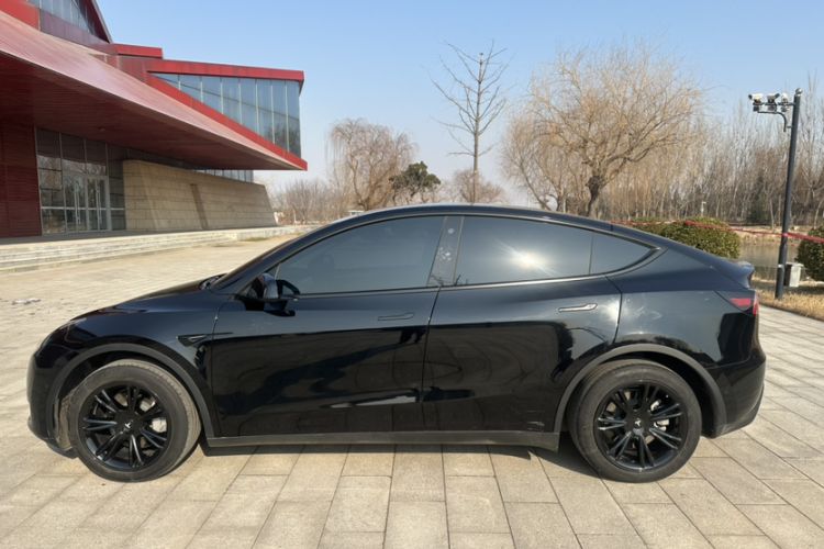 Used Tesla Model Y 2023 Rear-Wheel-Drive Version