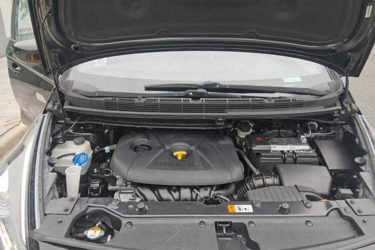 Used Kia Carens 2013 2.0L 7-Seater Automatic Standard Version China IV Standard
