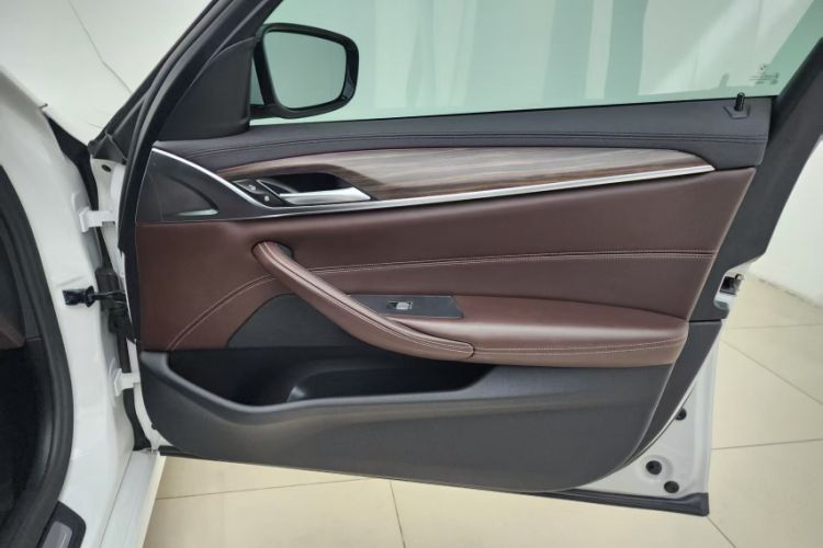 Used BMW 5 Series 2019 Updated 530Li xDrive Luxury Package
