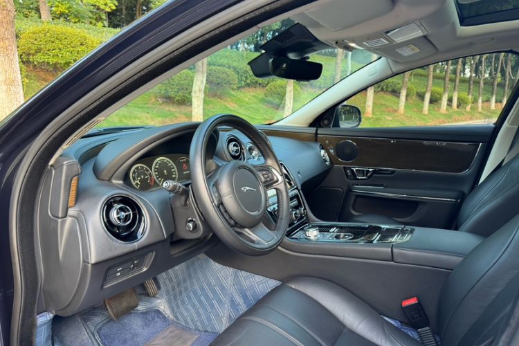 Used Jaguar XJ 2018 XJL 3.0 SC Two-Wheel-Drive Elegant Business Edition
