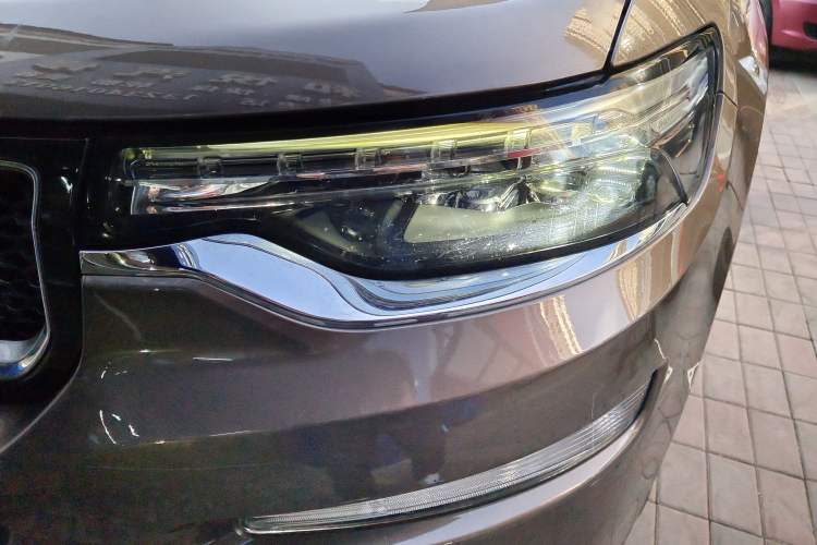 Used Jeep Grand Commander 2018 2.0T Four-Wheel Drive Smart Enjoyment Version China V Emission Standard
