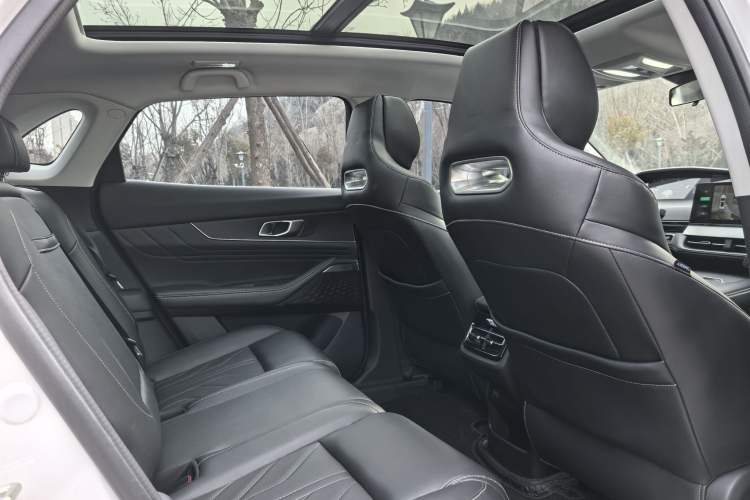 Used CHANGAN UNI-K 2024 2.0T Two-Wheel Drive YueShang Trim Interior 7