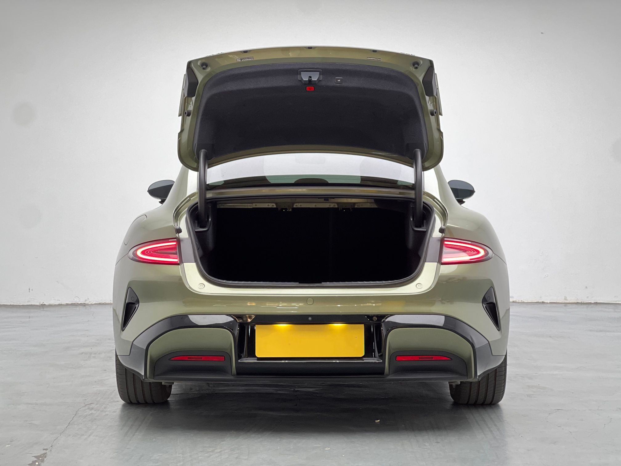 Xiaomi Auto SU7 2024 Rear-Drive Ultra-Long Range Advanced Pro-Level Intelligent Driving Version — снимка 16