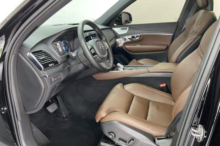 Used Volvo XC90 New Energy 2021 E-Drive Hybrid T8 Luxury Flagship 7-Seater Interior 4