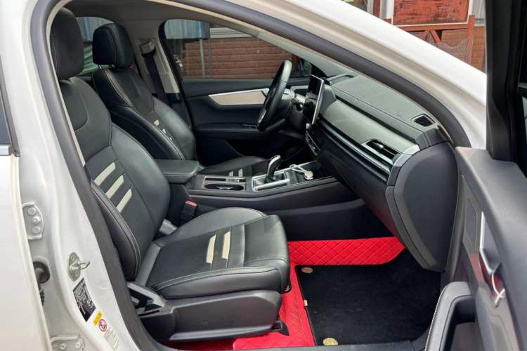 Used BYD Qin Pro 2019 Super Edition 1.5TI Automatic Smart Connect FENGSHANG Model China VI Standard
