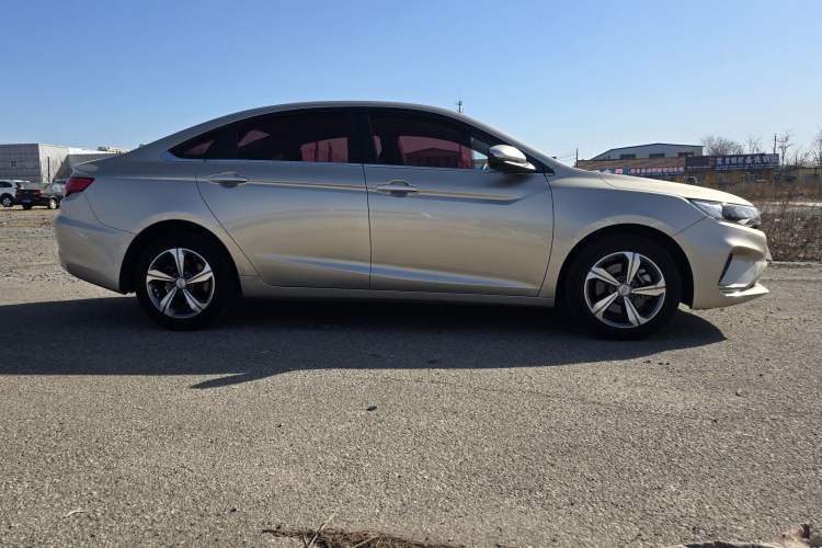 Used Geely Auto Emgrand GL 2018 1.8L Manual Elite Smart Connectivity Version