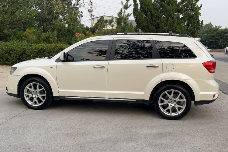 Used Dodge Journey 2013 2.4L Two-Wheel Drive Luxury Version