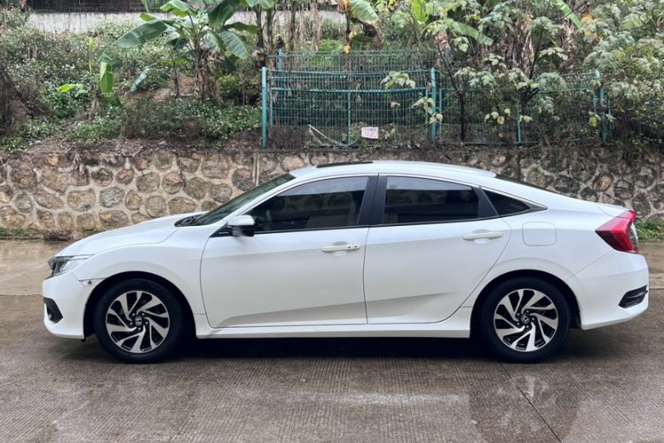 Used Honda Civic 2016 220TURBO CVT Luxury Edition

