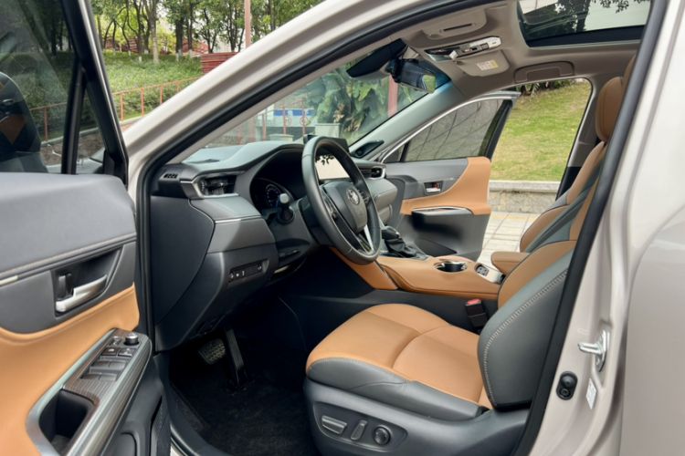 Used Toyota Venza 2022 Dual-Engine 2.5L CVT Two-Wheel Drive Prestige Edition Interior 14