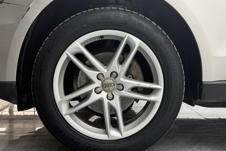 Used Audi Q5 2017 40 TFSI Comfort Model Exterior 6