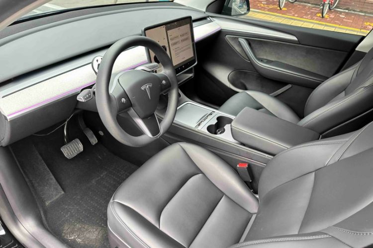 Used Tesla Model Y 2023 Rear-Wheel-Drive Version
