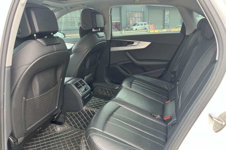 Used Audi A4L 2022 40 TFSI Luxury Dynamic Model