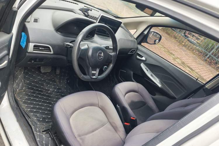 Used JMEV E200L 2020 E200L Standard Model (302 KM)