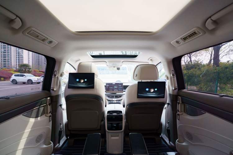 Used Denza D9 2022 DM-i 970 Four-Wheel Drive Prestige Model Interior 7