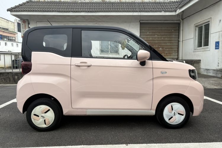 Used Chery QQ Ice Cream 2022 120km Conical Shape Lithium Iron Phosphate
