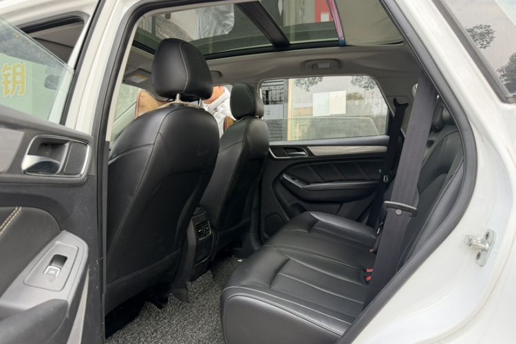 Used Roewe RX5 2016 20T Two-Wheel Drive Manual Flagship Edition
