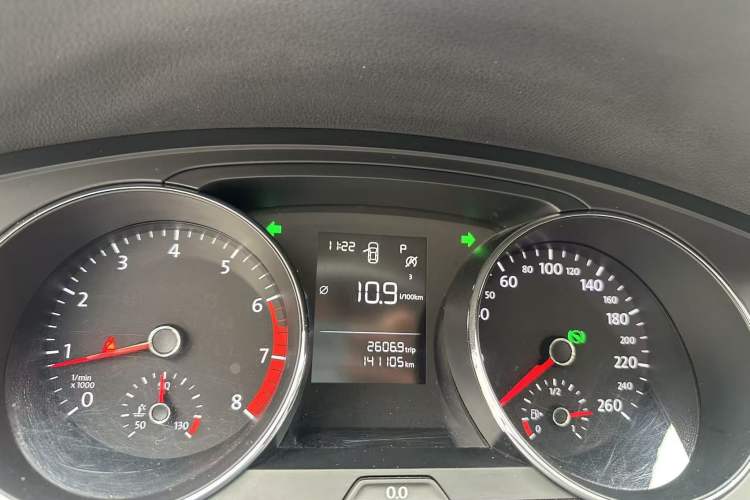 Used Volkswagen Lamando 2018 230TSI DSG Fashion Edition Odometer Close Up