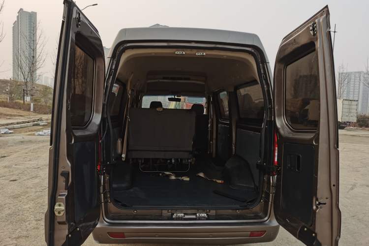 Used Chana Ruixing M90 2018 2.0L Value-Added High-Roof Double-Door 6-Seater 4G94S
