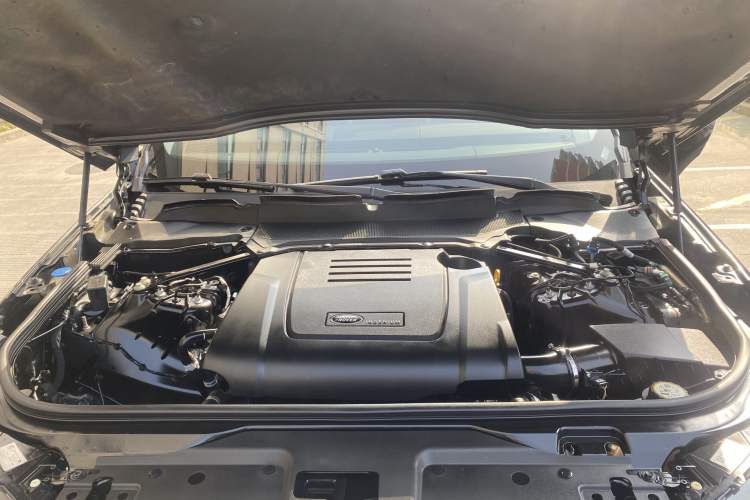 Used Land Rover Discovery 2023 300PS S
