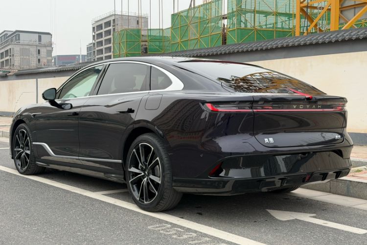 Used VOYAH PASSION 2024 PHEV Four-Wheel Drive Ultra-Long Range Flagship Model
