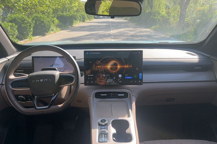 Used Chery Tiggo 8 PLUS C-DM 2025 1.5T 116 km Prestige Version 5 Seats
