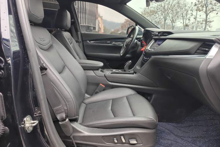 Used Cadillac XT5 2022 2.0T Two-Wheel Drive Luxury Version