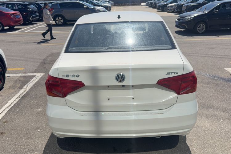 Used Volkswagen Jetta 2017 1.4L Manual Fashion Edition
