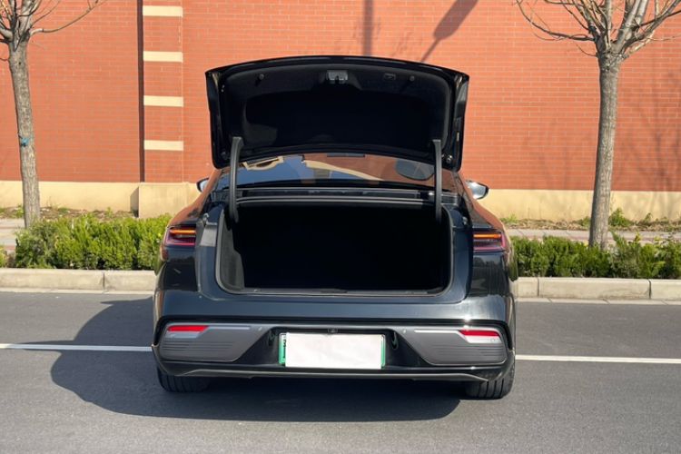 Used Geely Galaxy Galaxy 8 2025 130km EM-P Starship Edition