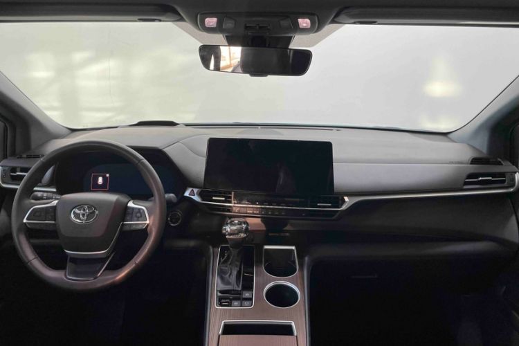 Used Toyota Granvia 2024 2.5L Hybrid Prestige PLUS Four-Wheel Drive Version Interior 3