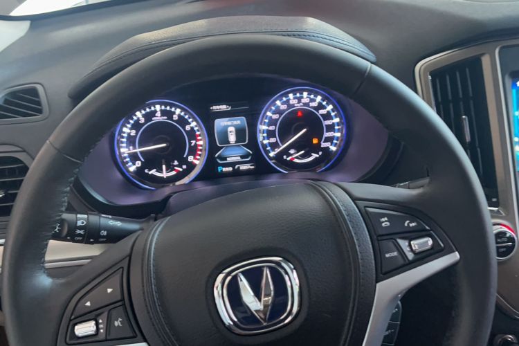 Used Changan CS95 2017 2.0T Two-Wheel Drive Zhituo Edition