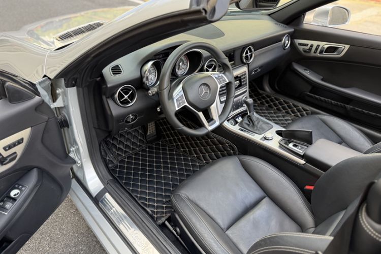 Used Mercedes-Benz SLK-Class 2011 SLK 200 Fashion Model
