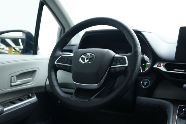 Used Toyota Granvia 2024 2.5L Hybrid Comfort Edition