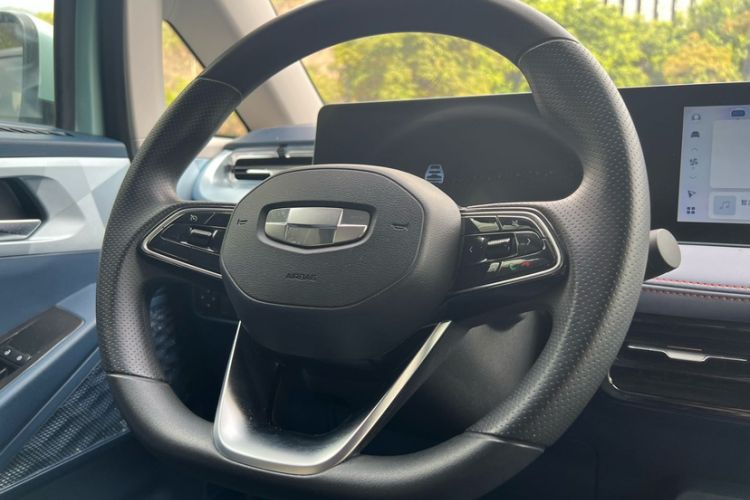 Used Geometry E Firefly 2022 401 km Linglong Tiger 4 Seats
