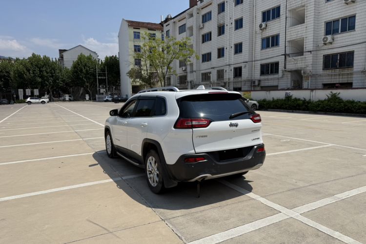 Used Jeep Cherokee 2017 2.0L Superior Edition