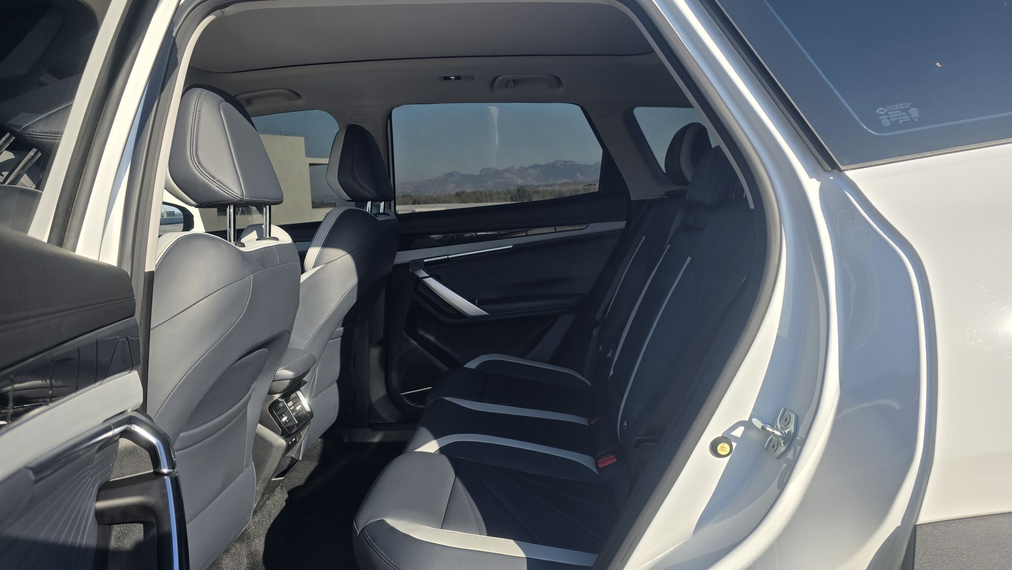 Geely Auto FX11 2023 1.5TD DCT Glory Edition — снимка 15