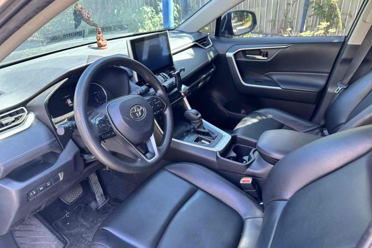 Used Toyota RAV4 2021 2.0L CVT Two-Wheel Drive Fashion Edition