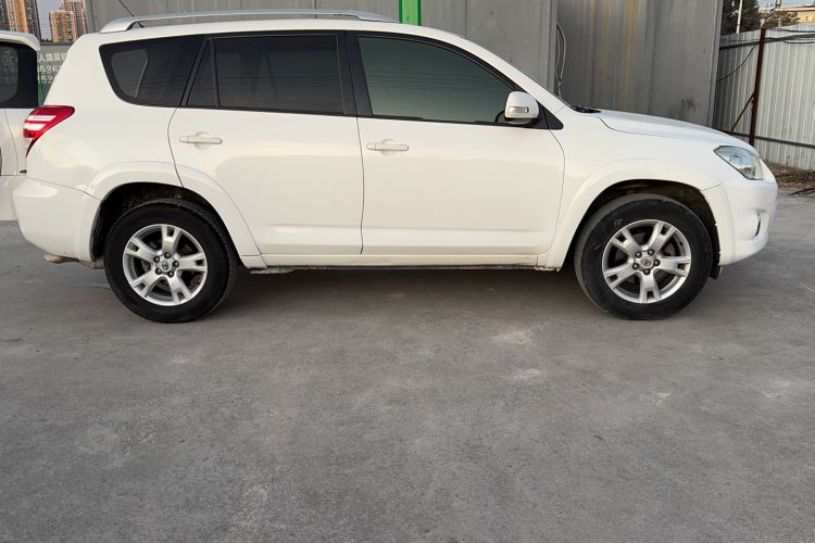 Used Toyota RAV4 2012 Luxurious Edition 2.0L Automatic All-Wheel Drive