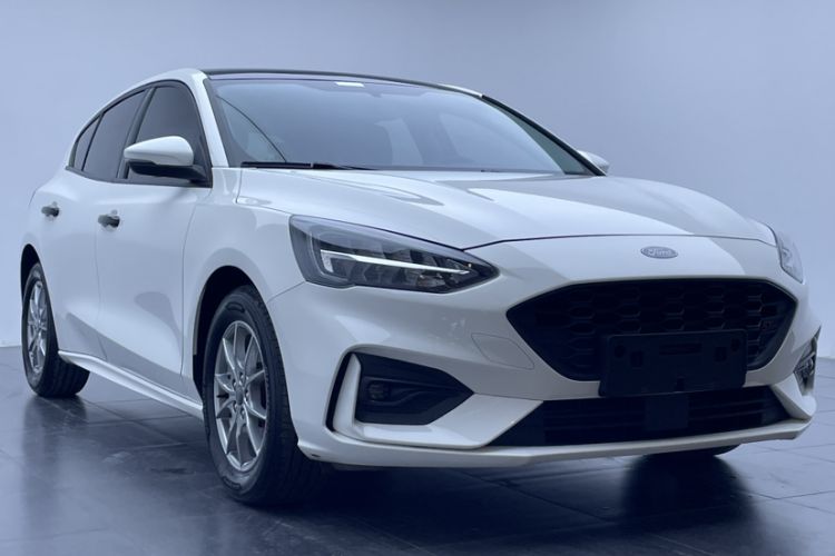 Used Ford Focus 2021 Hatchback EcoBoost 180 Automatic Titanium Edition Exterior 8