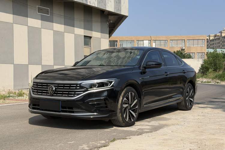 Used Volkswagen Passat 2023 Facelift 330TSI Luxury Edition Guazi used car, China used car export, Used car for sale, Used cars, Cheapest cars for sale
