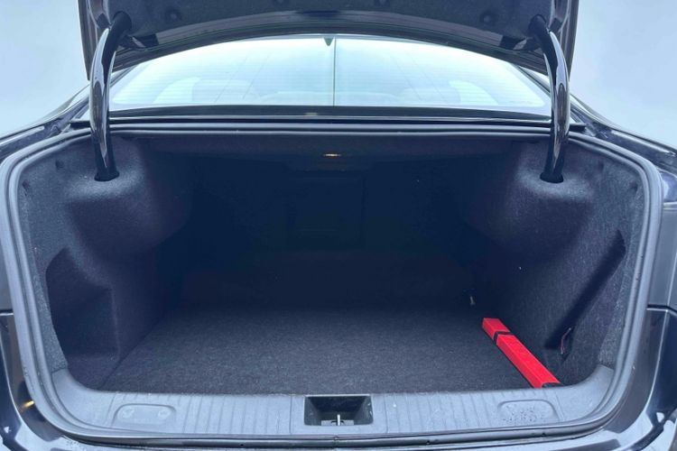 Used Roewe 950 2012 2.0L Elegant Edition