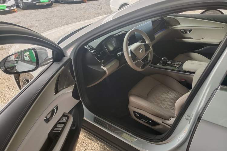 Used BYD Han 2025 DM-i 125KM Prestige Model
