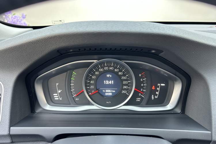 Used Volvo S60 2018 S60L T3 Smart Progress Edition
