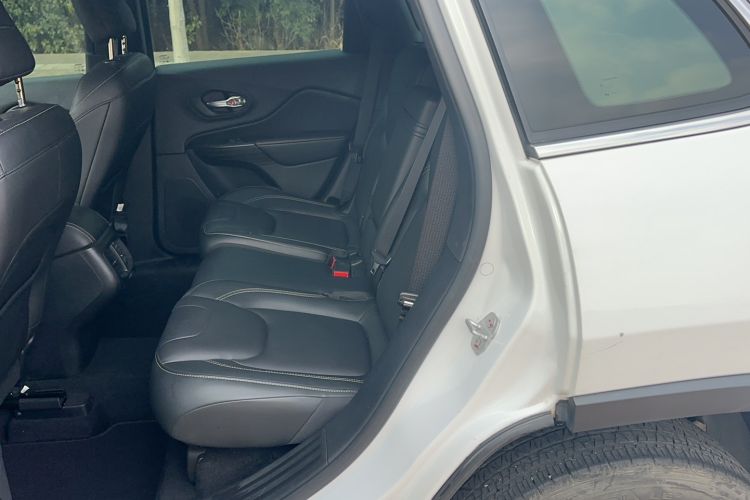 Used Jeep Cherokee 2017 2.0L Superior Edition