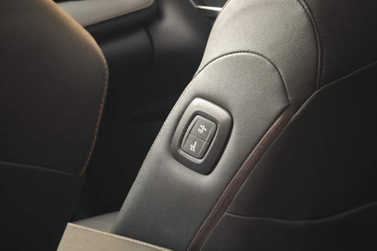 Used Toyota Camry 2019 Dual-Engine 2.5 HG Luxury Edition China VI Standard
