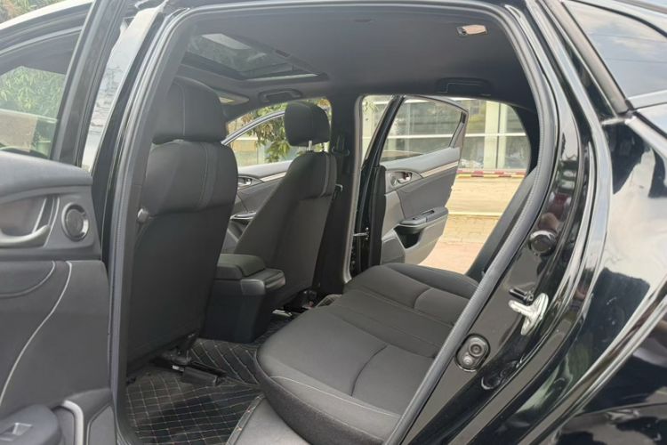 Used Honda Civic 2021 HATCHBACK 220TURBO CVT Trendy Cool Edition Interior 2