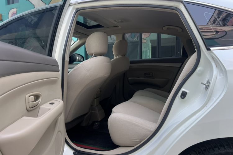 Used Nissan Sylphy 2018 Classic 1.6XE+ Manual Leading Edition Interior 3