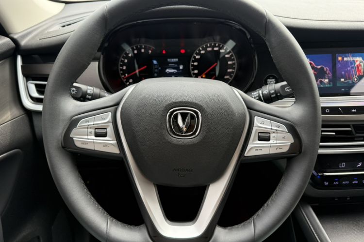 Used CHANGAN CS35PLUS 2019 1.4T DCT Chuanlian Blue Whale Edition Steering Wheel