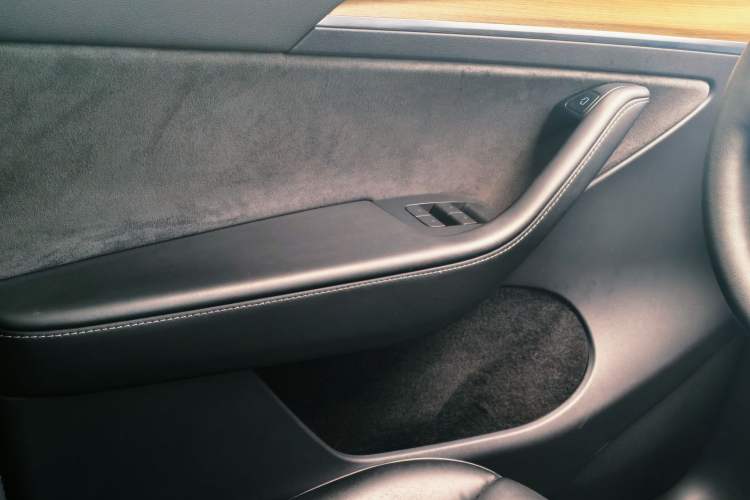 Used Tesla Model Y 2021 Standard Range Rear-Wheel Drive Version